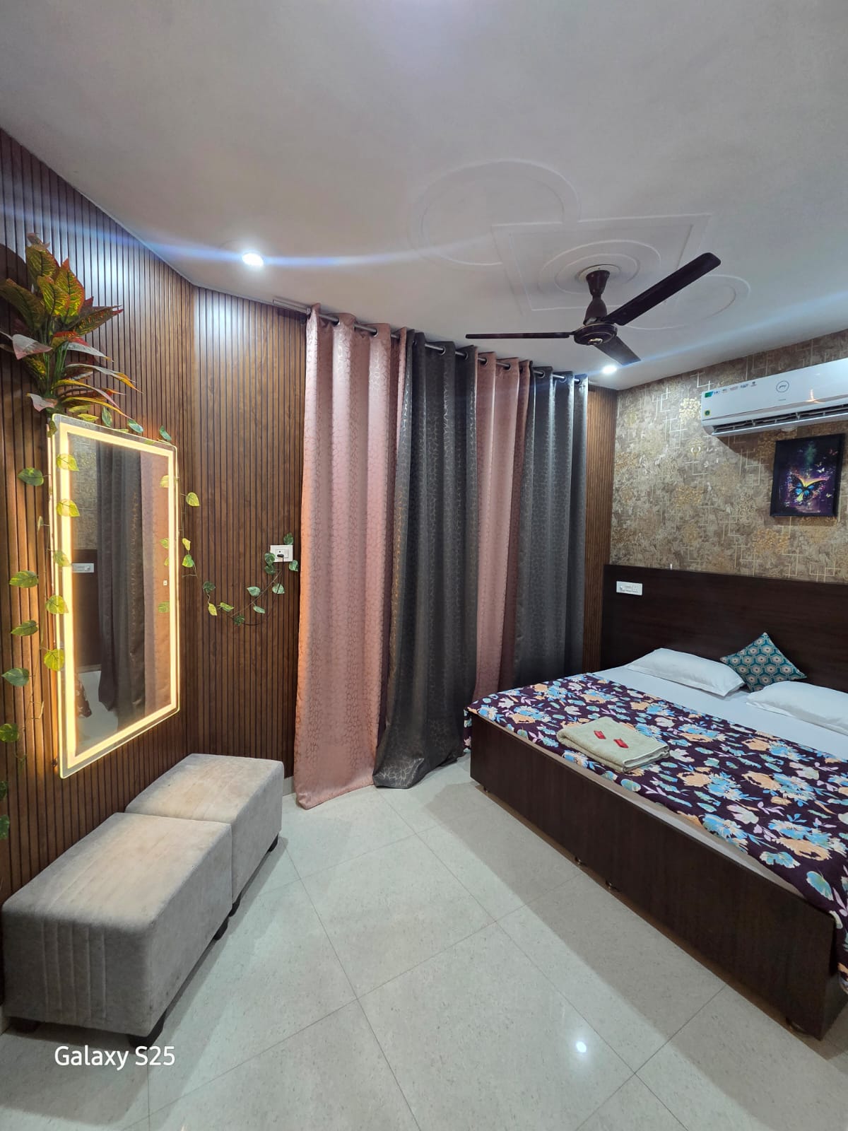 Prabani Apartment · Bedroom
